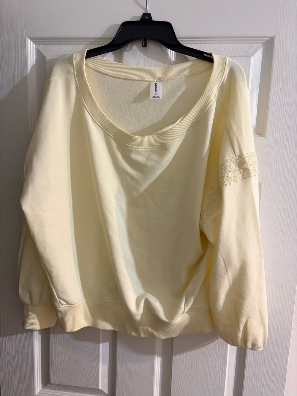 Abound Pale Yellow Scoopneck SZ: M Crew Sweater